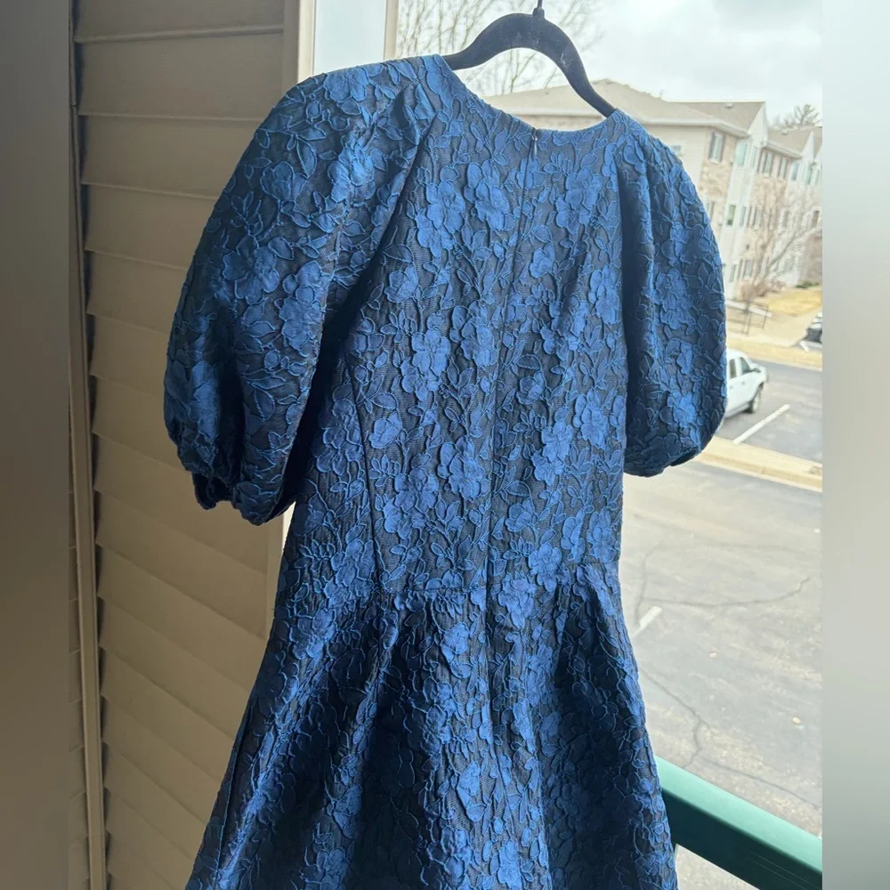 🆕✨ Vince Camuto Blue Floral Jacquard Dress Size 10 A-Line Elegant Occasion Chic - Picture 6 of 16